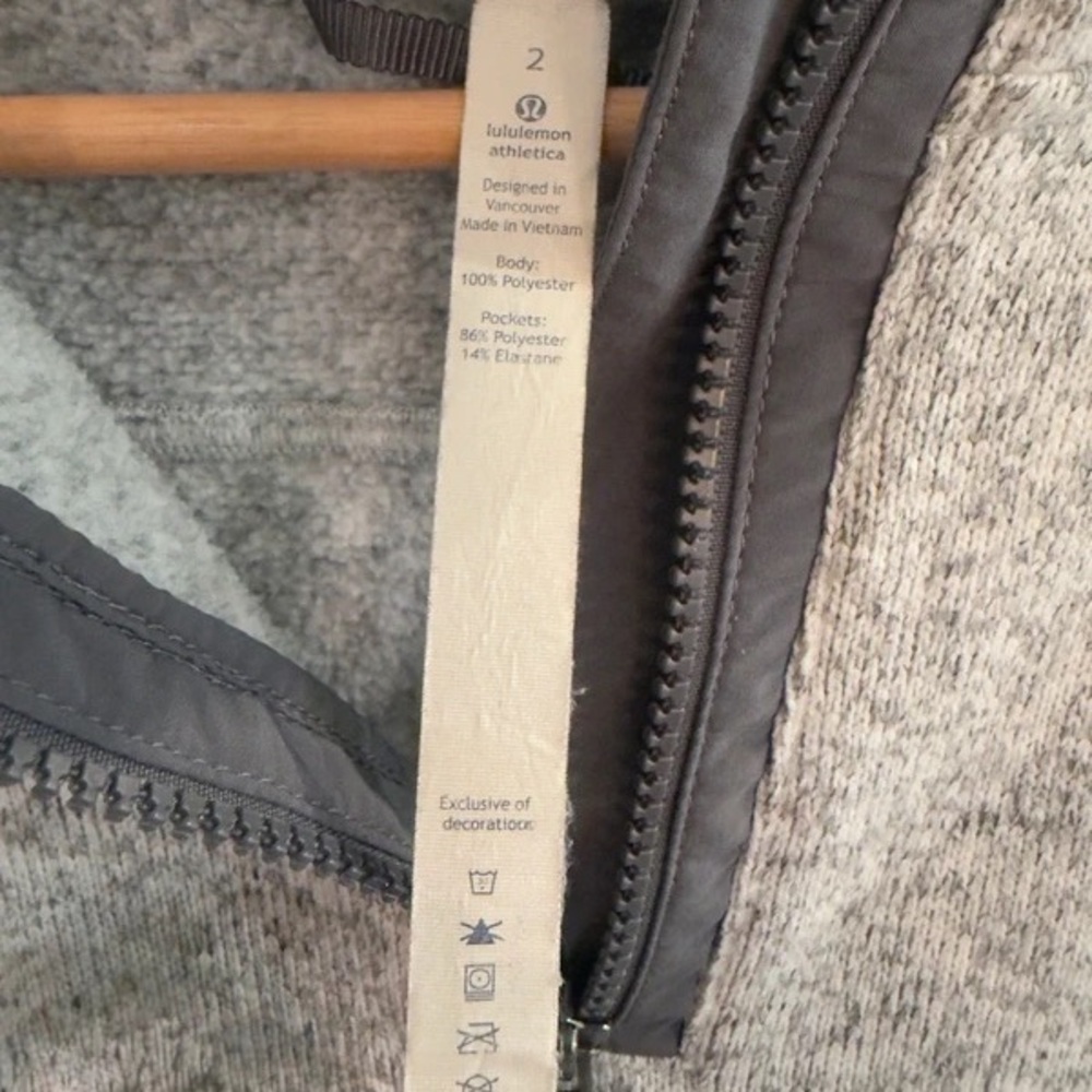 lululemon athletica Men's Light Gray Half-Zip Hooded Pullover - Picture 3 of 5